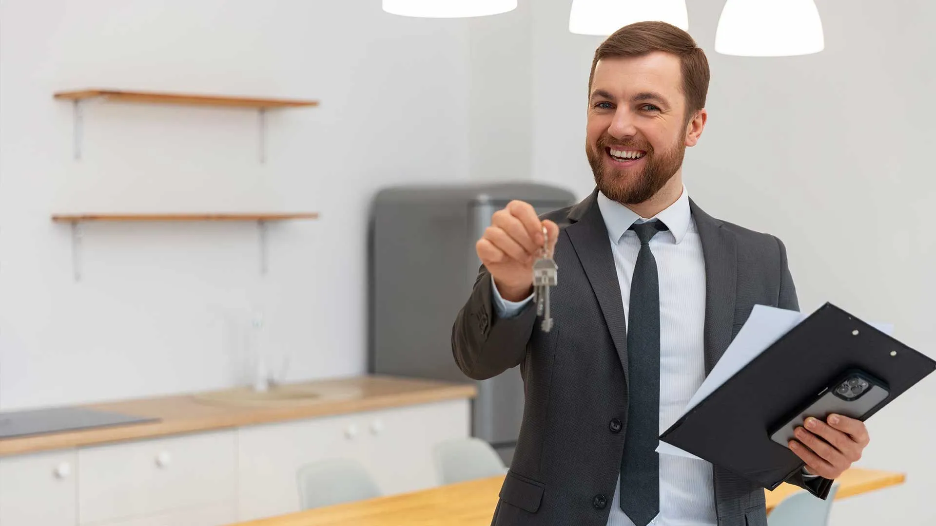 Why Choose a Real Estate Auctioneer? Maximize Your Property Value